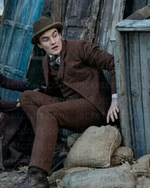 hero-fiennes-suit.webp