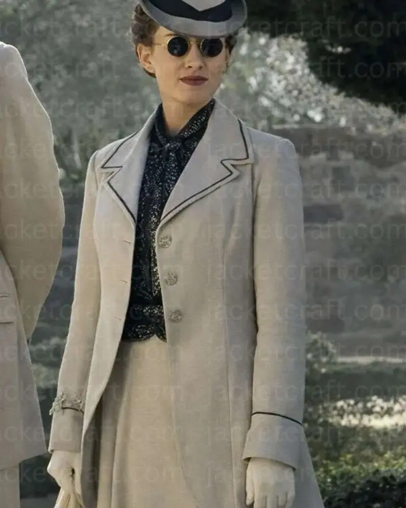 natascha-grey-coat.webp