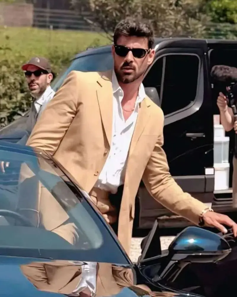 beige-gentlemen-blazer.webp